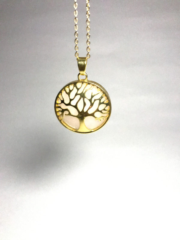 Collar árbol con cuarzo