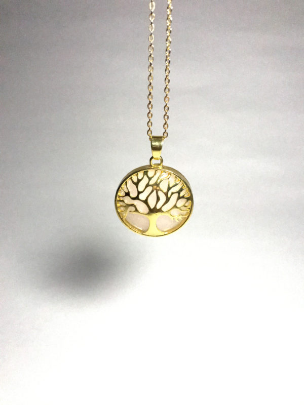 Collar árbol con cuarzo
